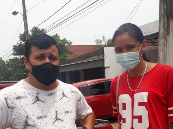 Vendedora ambulante devolvió 500 dólares que se le cayó a un hombre