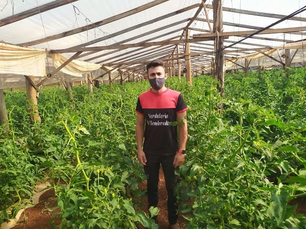 JOVEN MIRANDENSE ENCUENTRA UNA ALTERNATIVA RENTABLE EN EL RUBRO DE LA HORTICULTURA