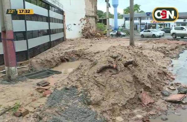 Desagüe colapsa con cada lluvia en Zona Botánico - C9N