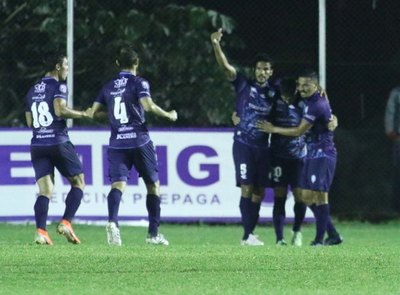 Un golazo de Delvalle decide la victoria del sorprendente Guaireña