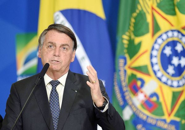 Bolsonaro con cuestionables afirmaciones sobre COVID y dispara contra Biden - Mundo - ABC Color