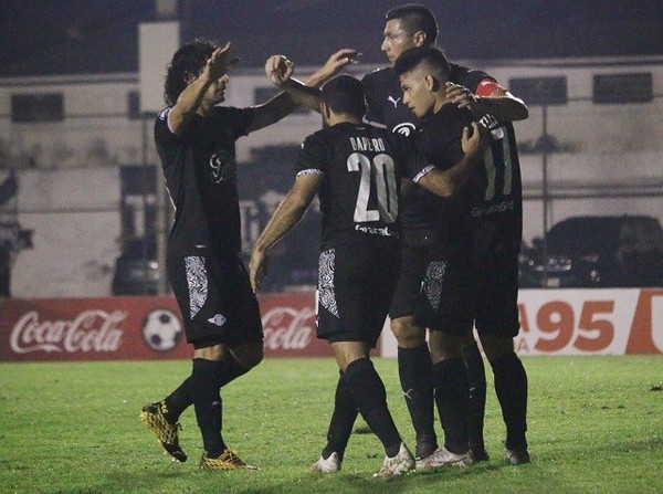 Efectividad de los visitantes en el inicio de la quinta fecha - APF