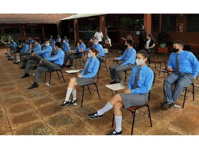 Alumnos retornan a clases en Bella Vista