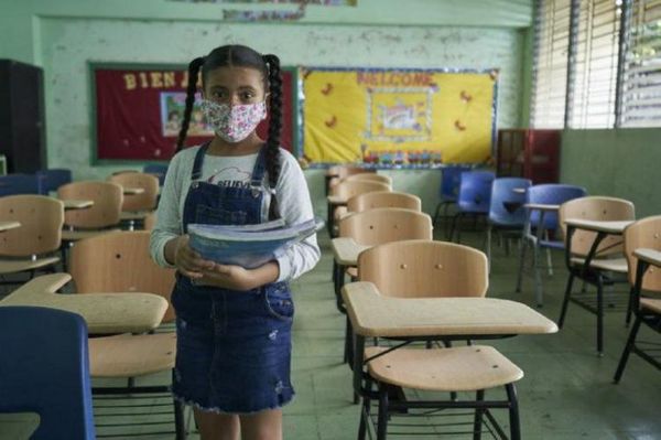 Unicef alerta que millones de niños más vulnerables podrían no volver a escuelas