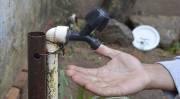 "Es desesperante y acuciante la falta de agua", pobladores de Roberto L. Pettit exigen respuesta a la Essap » Ñanduti