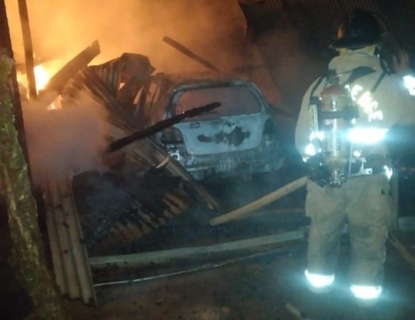 Fuego destruye un depósito y dos vehículos en Minga – Diario TNPRESS
