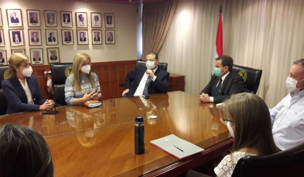 Familiares de secuestrados visitan a autoridades de Poderes del Estado