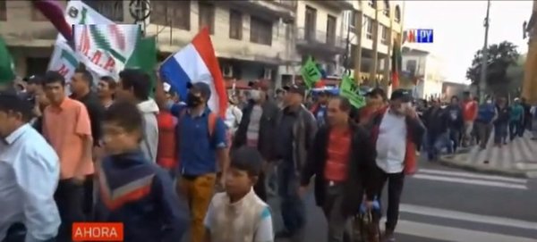 Incidentada marcha campesina por Asunción | Noticias Paraguay