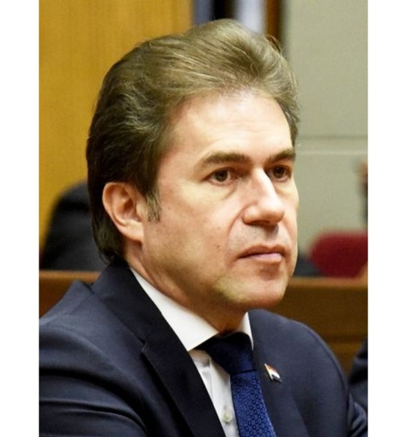Luis Castiglioni deja de nuevo el Senado: Esta vez irá al Ministerio de Industria y Comercio