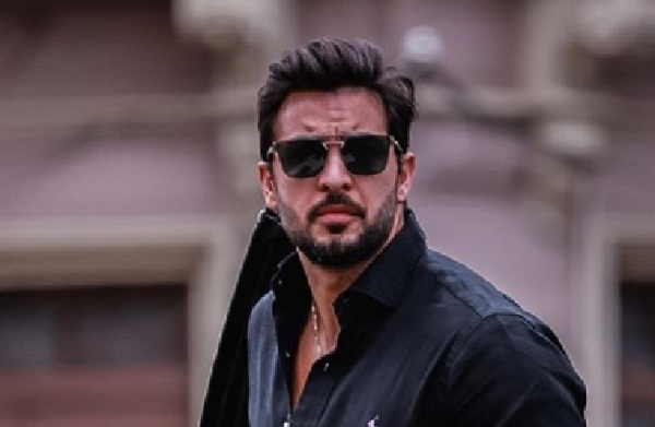Comparan a Carlos Ortellado con el actor de la película 365 DNI