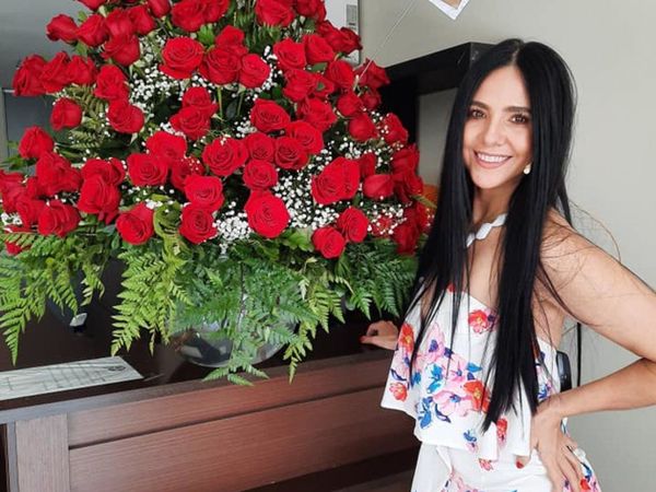 Rodolfo Friedmann envió 99 rosas a Norita Rodríguez