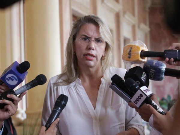 Ex ministra Liz Cramer anuncia que será nueva consejera de Itaipú