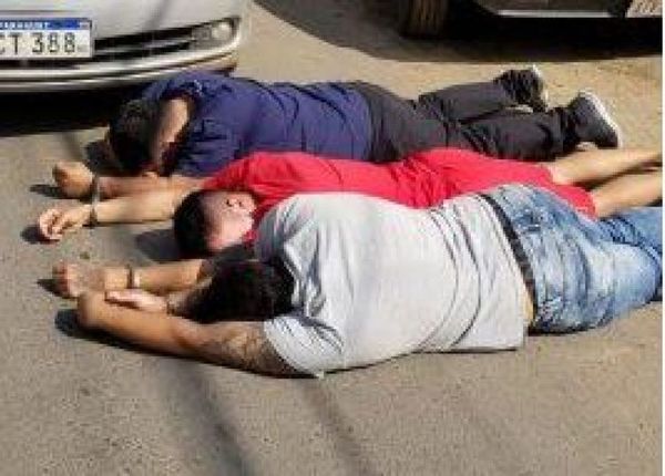 Capturan a supuestos asaltantes en barrio asunceno
