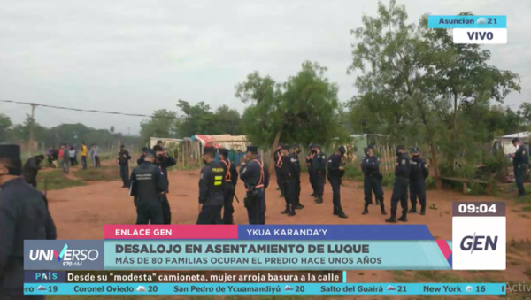 HOY / Se realiza un desalojo en el asentamiento 27 de mayo de la zona de Ykua Karanda'y, Luque