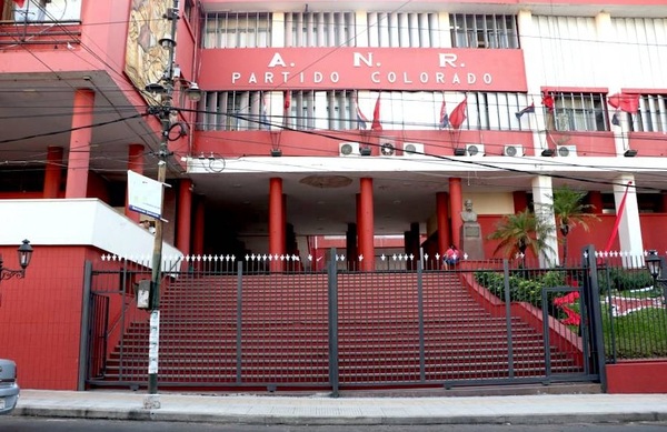 Extender mandato de autoridades de ANR debe realizarse porque de lo contrario 'atentará contra intereses del Partido', según convencional