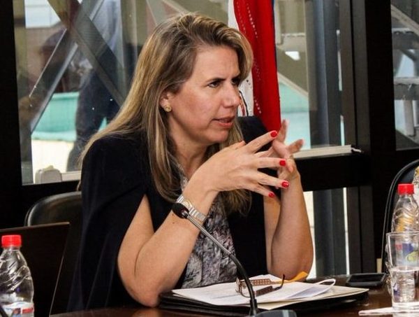 Liz Cramer integrará el Consejo de Itaipú · Radio Monumental 1080 AM