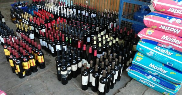 La Nación / Incautan de supermercado mercaderías presumiblemente de contrabando