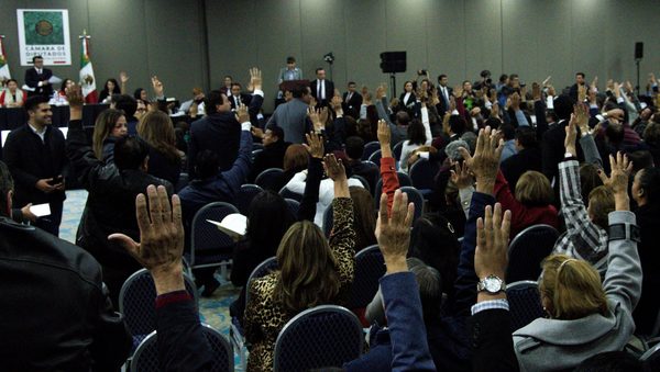 Diputados mexicanos aprueban un austero presupuesto para 2021 - MarketData