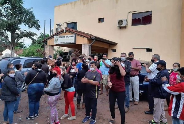Protesta contra Blas Lanzoni en Ñemby termina con un detenido