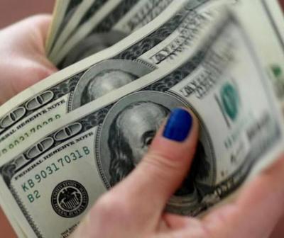 Ejemplo de honestidad: encontró USD 500 y lo devolvió