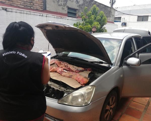 ¿Costilla al motor? Guardó casi 300 K de carne de contrabando en un insólito lugar - Megacadena — Últimas Noticias de Paraguay