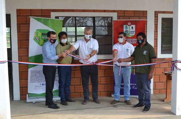 Inauguran mejoras en escuelas indígenas de Boquerón - Nacionales - ABC Color
