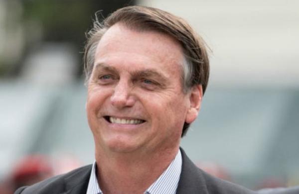 Bolsonaro celebra como un triunfo la suspensión del ensayo de la vacuna china en Brasil - C9N