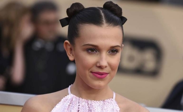 HOY / Fresnadillo dirigirá a Millie Bobby Brown en una película de Netflix