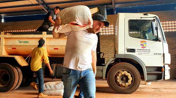 El gobierno departamental entregó 8.300 kg de alimentos en San Cristóbal