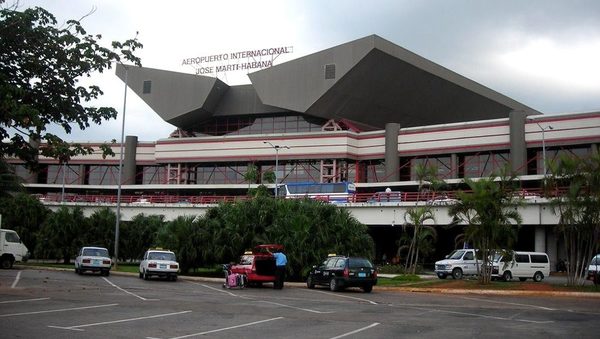 Cuba reabre el aeropuerto internacional de La Habana