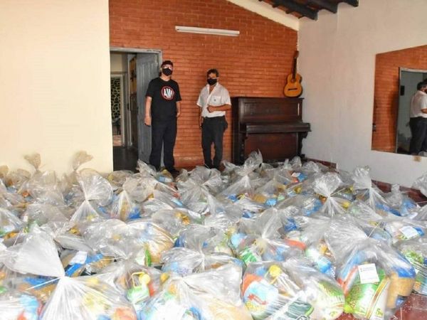 Gobernación de Itapúa entrega 500 kits de víveres a artistas