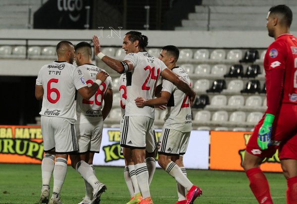 Dos goles de Roque colocan a Olimpia en la cima del Clausura