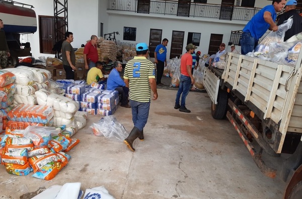 Emergencia distribuye víveres en Arroyito