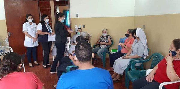 Capacitan a cuidadores del Hogar de Ancianos San Agustín