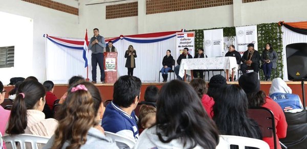 SAS entrega capital semilla a familias de Caaguazú - ADN Paraguayo