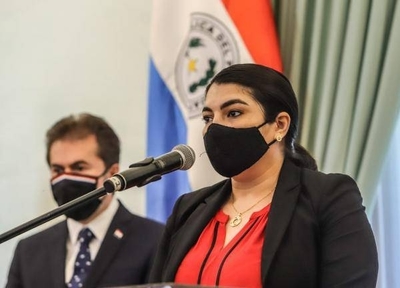HOY / Viviana Casco asumió en la STP y prometió una mejor calidad del gasto público