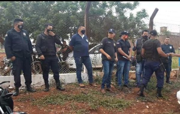 Guardias penitenciarios se manifiestan en reclamo por desvinculación - Nacionales - ABC Color