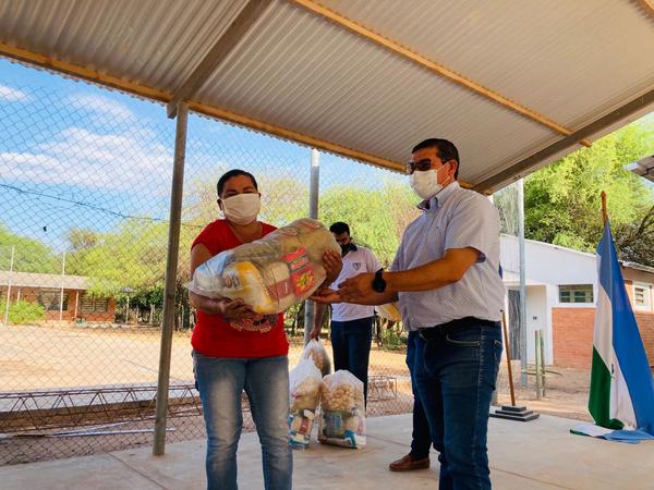 Entregan por quinta ocasión kits de alimentos