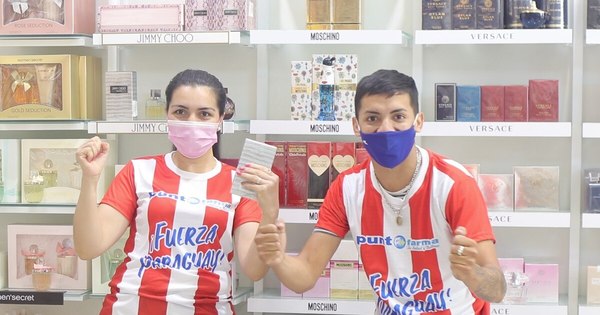 La Nación / Acercate hoy con tu remera o bandera albirroja a cualquier Punto Farma y accedé a 50% off