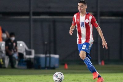 La incomodidad de Almirón, reflejada en su intrascendencia en Paraguay