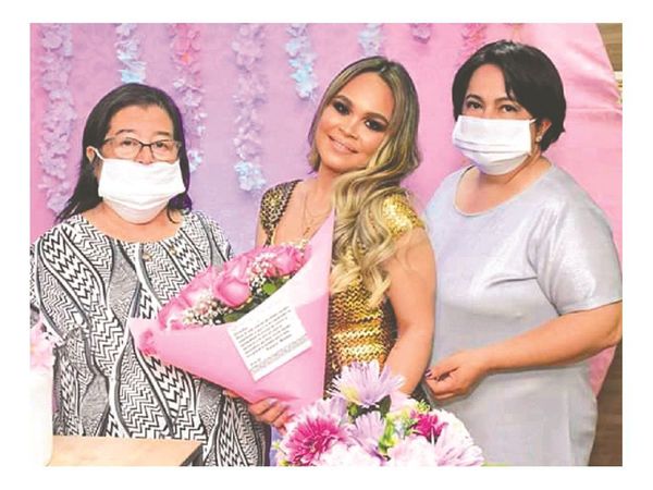 ¿Expulsada de la casa por su mamá?