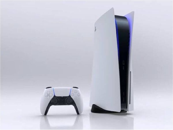 Sony lanza su PlayStation 5 y comienza el duelo con Microsoft