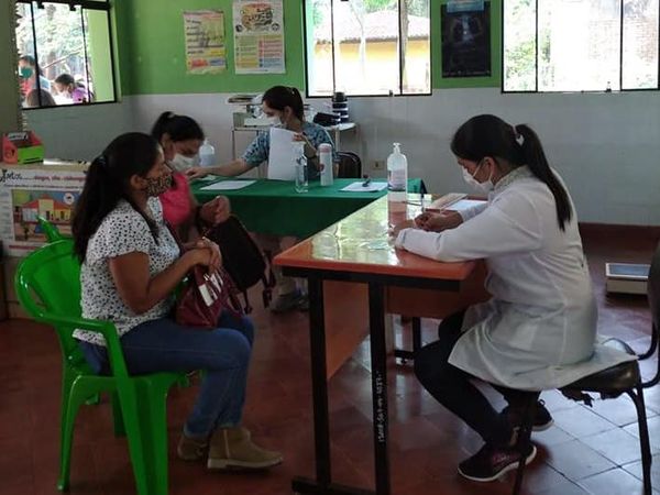 Practican cerca de 150 estudios médicos a mujeres de Itakyry  - ABC en el Este - ABC Color