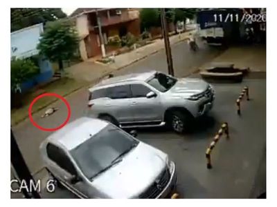 Niño fue brutalmente atropellado por motociclista mientras cruzaba la calle