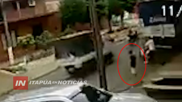 ASÍ FUE ARROLLADO UN NIÑO AL CRUZAR LA CALLE