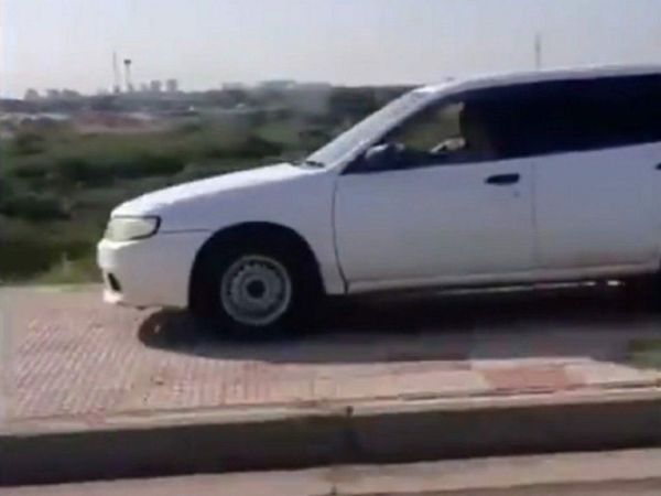 Manejó su coche sobre la vereda de la Costanera