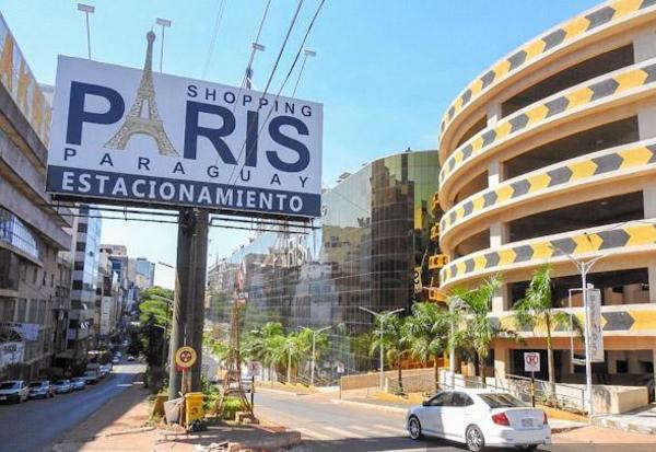 Estacionó su vehículo frente a shopping, cruzó a Foz y al volver ya no lo encontró