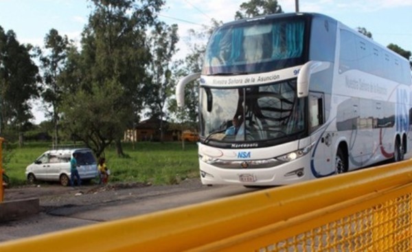 Trabajan para reanudar transporte terrestre entre Paraguay y Brasil