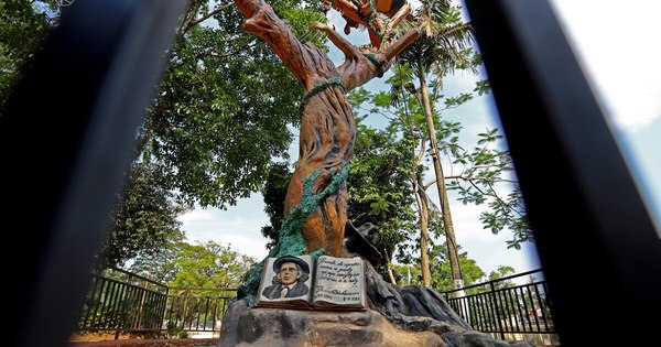 La Nación / Parque Manuel Ortiz Guerrero - Ykuá Pytá - OJO Galería