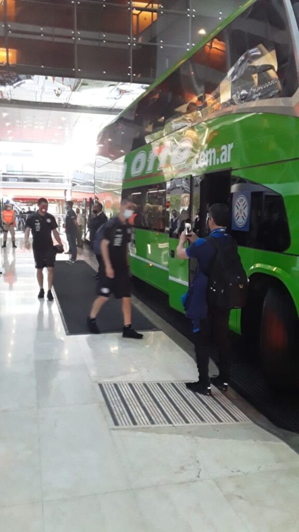 La Albirroja partió a La Bombonera | OnLivePy